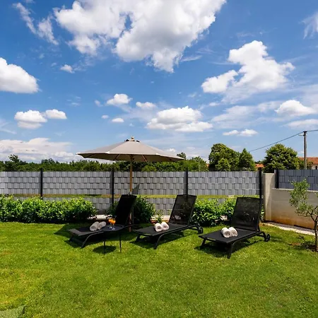 Villa House Leana
